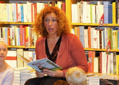 Ulrike Motschiunig liest Kinderbuch vor